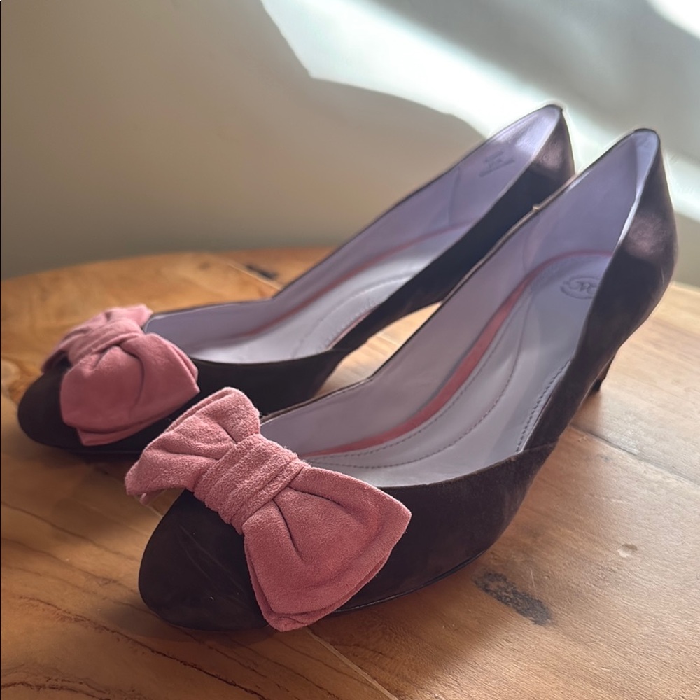 JOHNSTON & Murphy Womens Suede Kitten Heel Pumps w/Bow Brown & Pink Size 9.5 M